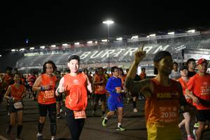 BIB: 21191, 2831, 212, 26220, 20306
                            <button type="button" onclick="openModal(10663679)" class="btn btn-primary btn-sm float-right btn-popup" data-toggle="modal" data-target=".modal-high-quality">
                        <i class="fas fa-shopping-cart"></i> Add to Cart
                    </button>
                                            <button type="button" onclick="isThisMe(10663679, true)" class="btn btn-success btn-sm float-right btn-popup btn-isme hidden" data-toggle="tooltip" data-placement="bottom" title="นี่คือรูปของคุณใช่ไหม คลิกที่นี่เพื่อเอาเข้าอัลบั้ม">
                        <i class="fas fa-plus"></i> Add to album
                    </button>
                    <button type="button" onclick="isThisMe(10663679, false)" class="btn btn-warning btn-sm float-right btn-popup btn-isnotme hidden">
                        <i class="fas fa-ban"></i> Remove from album
                    </button>
